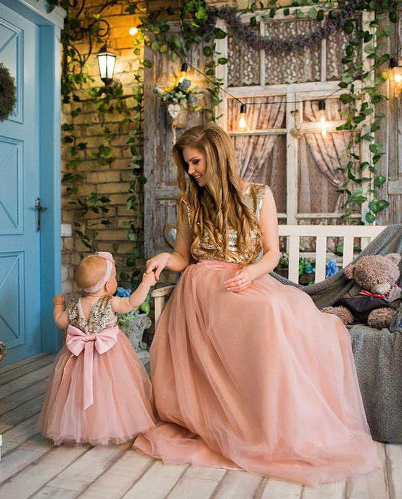 Same dress for online mum and daughter